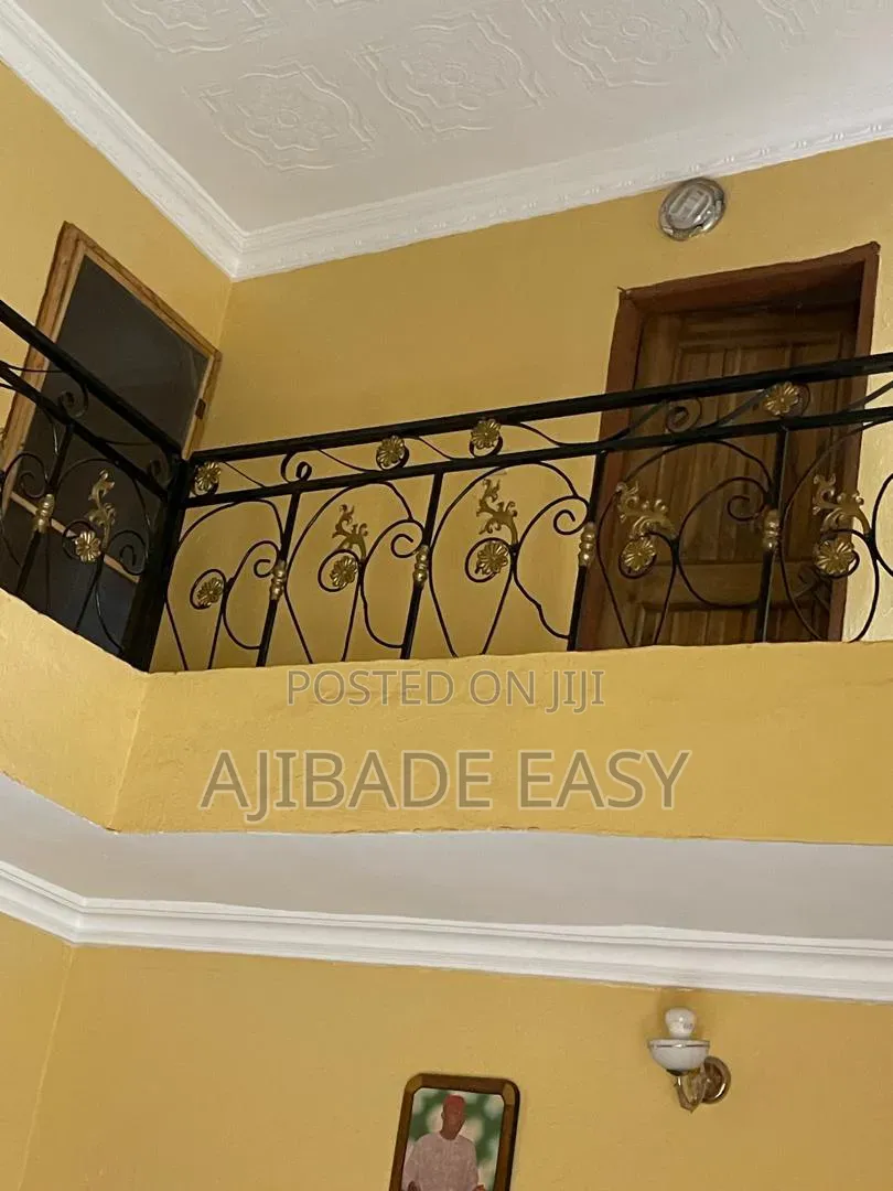 6bdrm Duplex in Peace Estate, Baruwa for sale in Baruwa