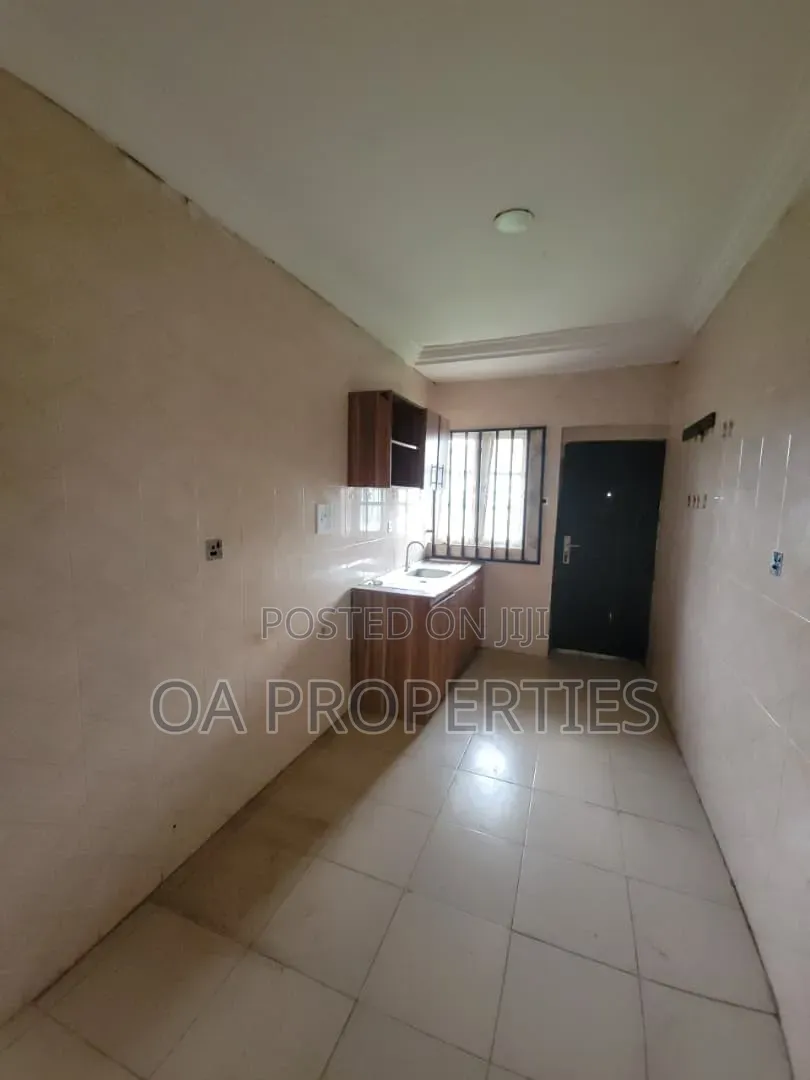 3bdrm Block of Flats in Kolapo Ishola Gra, Ibadan for rent in Ibadan
