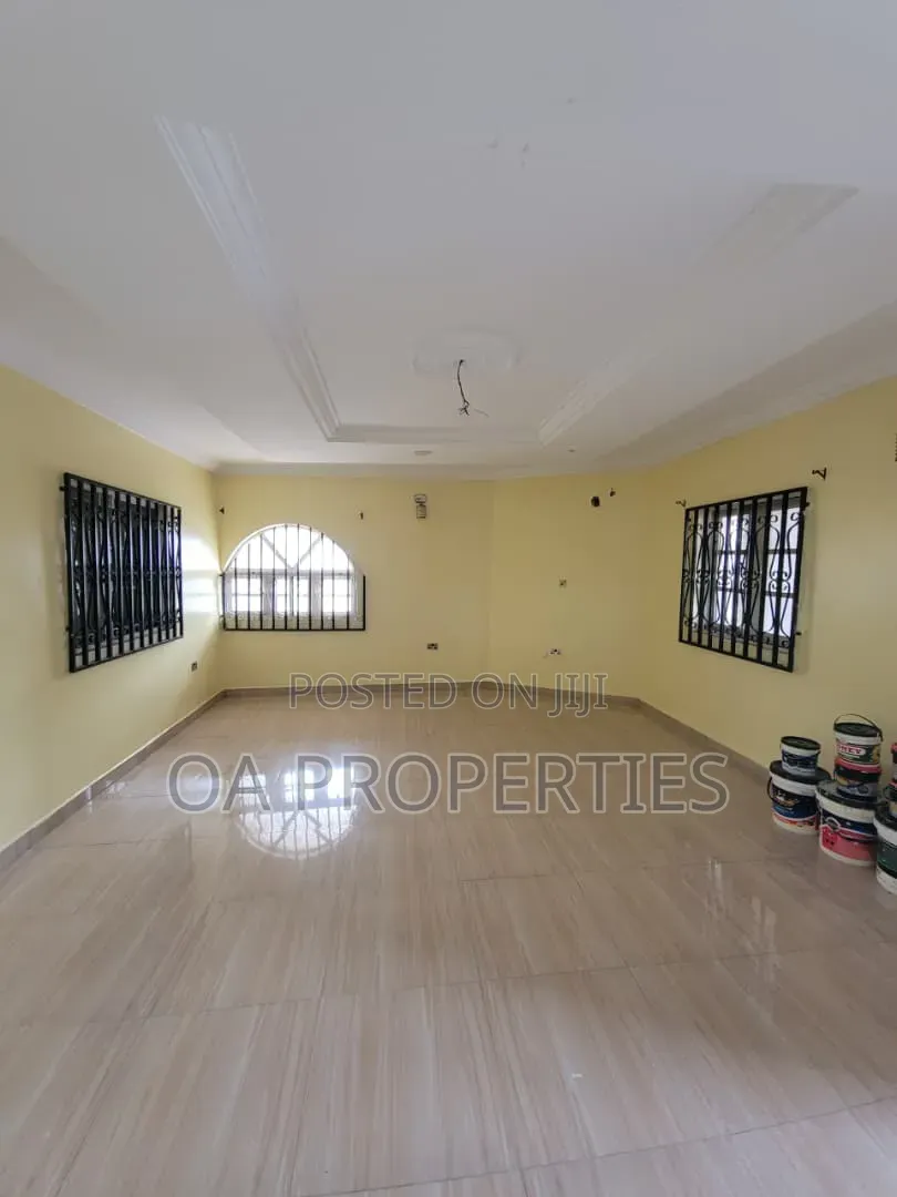 3bdrm Block of Flats in Kolapo Ishola Gra, Ibadan for rent in Ibadan
