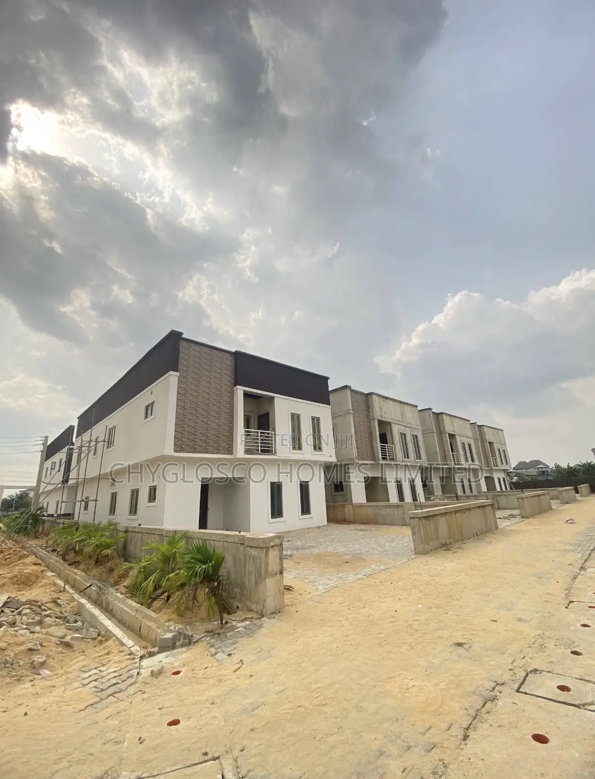 4bdrm Duplex in Elelenwo for sale in Elelenwo