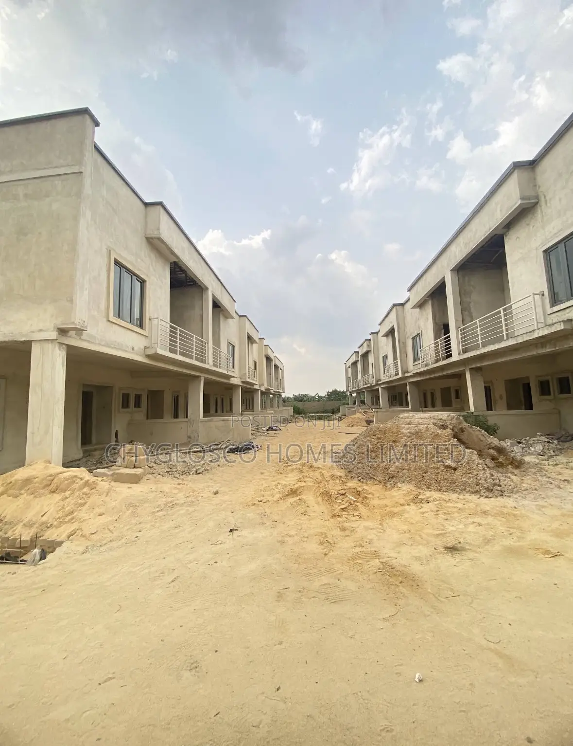 4bdrm Duplex in Elelenwo for sale in Elelenwo