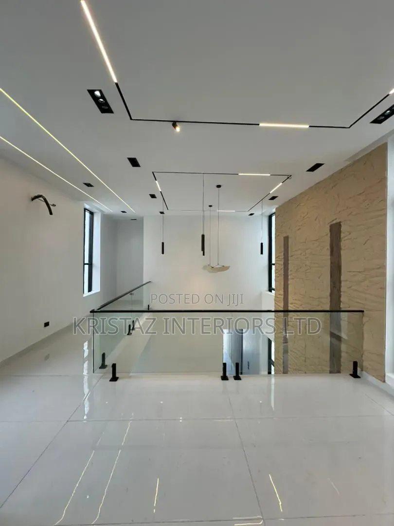 5bdrm Duplex in Osapa london for sale in Osapa london