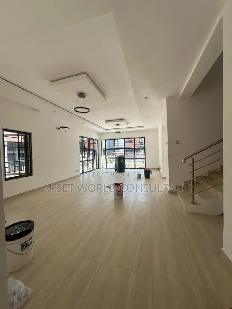 4bdrm Duplex in Ogudu Gra for rent in Ogudu GRA