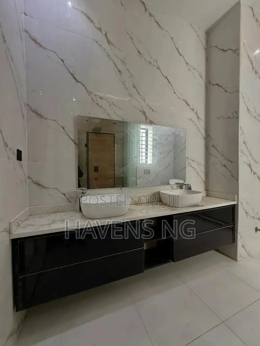 5bdrm Duplex in Ikota for sale in Ikota