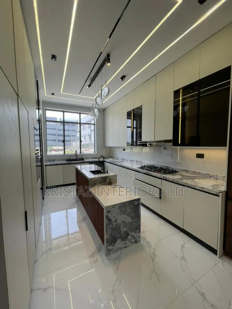 5bdrm Townhouse/Terrace in Lekki Phase 1 for sale in Lekki Phase 1