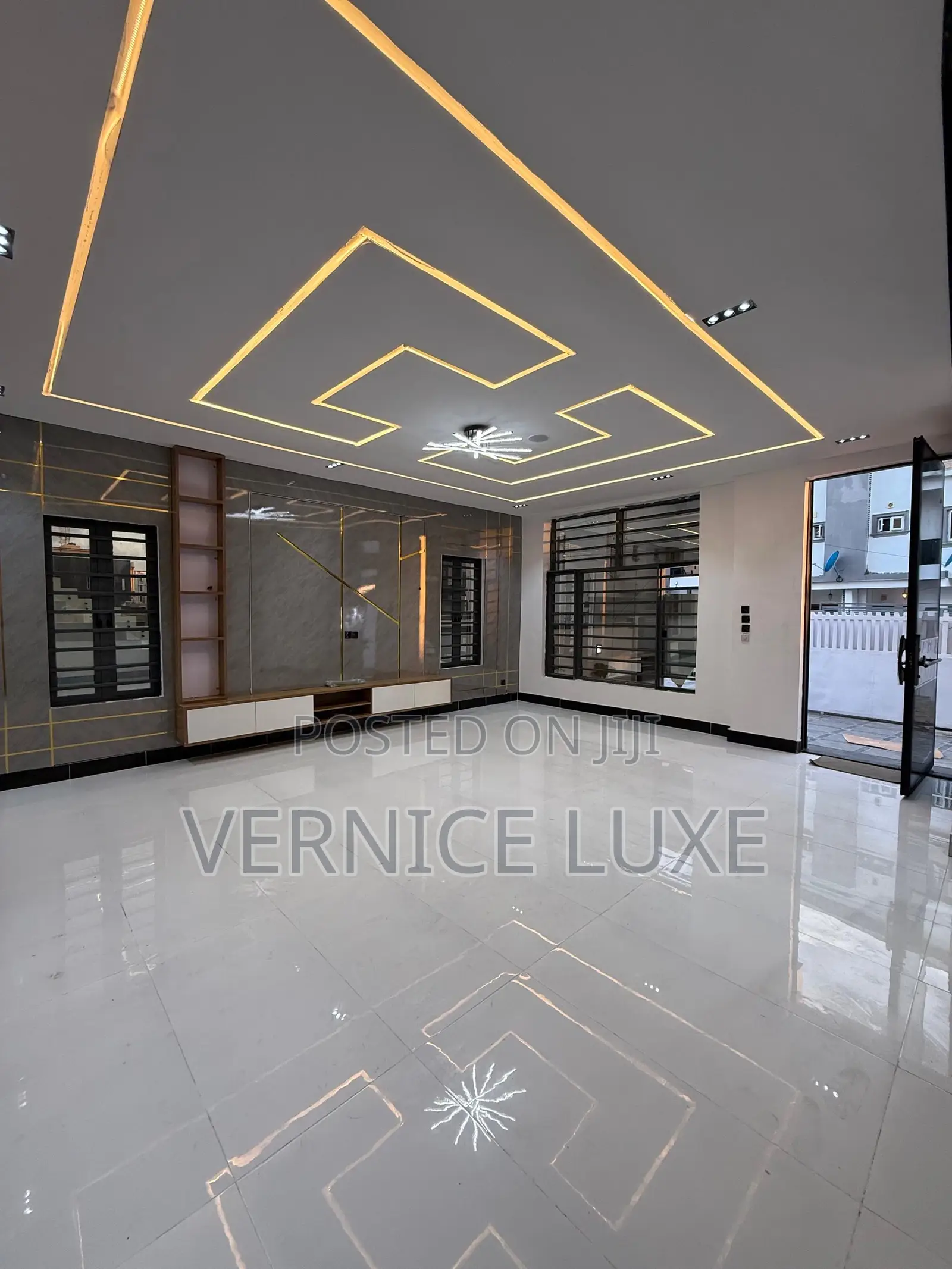 5bdrm Duplex in Ologolo for sale in Ologolo
