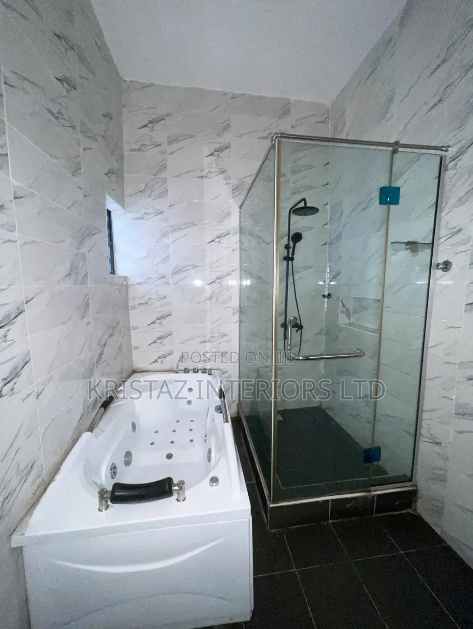 4bdrm Duplex in Chevron for rent in Chevron
