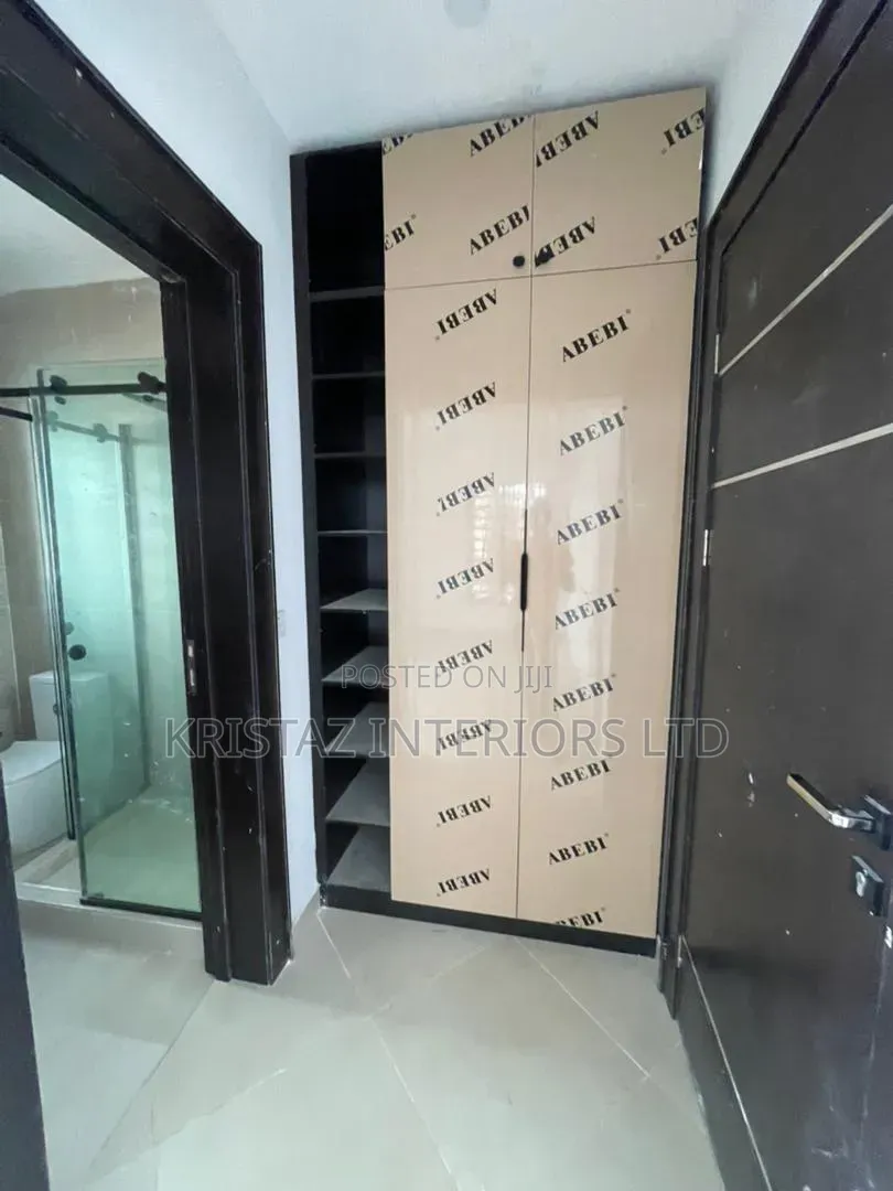 4bdrm Apartment in Ikate for sale in Ikate