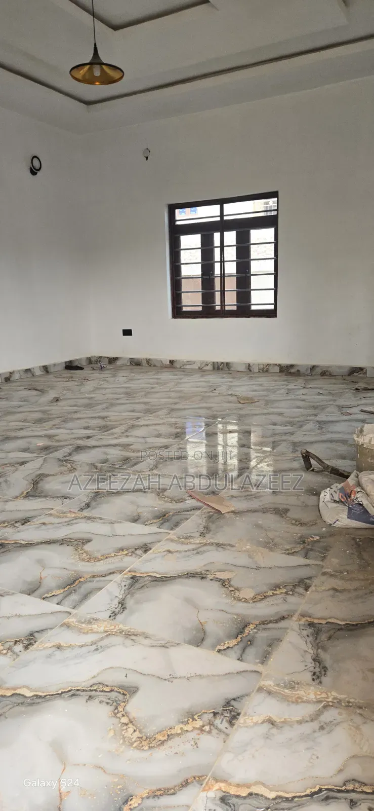 2bdrm Apartment in Sabon Lugbe for rent in Sabon Lugbe