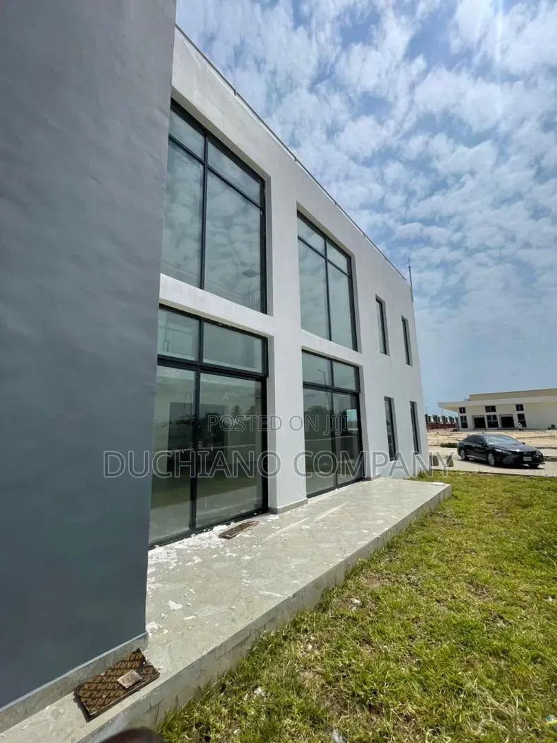5bdrm Duplex in Maiyegun Beach, Jakande for rent in Jakande