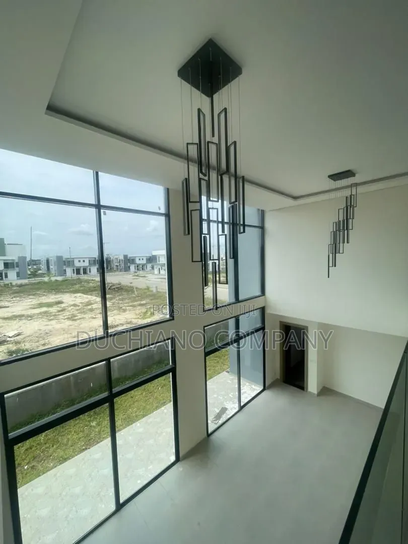 5bdrm Duplex in Maiyegun Beach, Jakande for rent in Jakande
