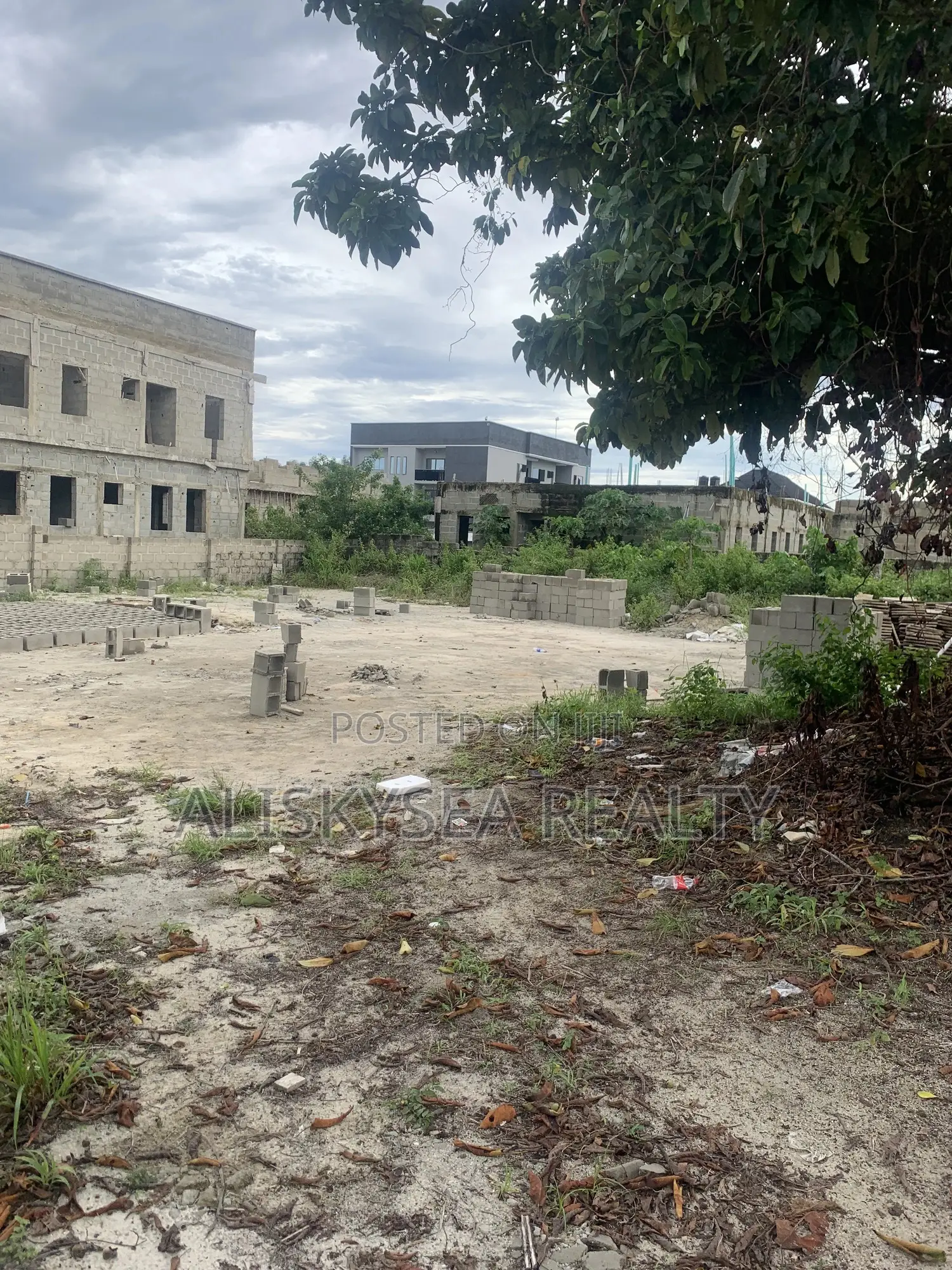 Dry 450sqm Estate Land for Sale at Lakowe Near Golf Estate in Lakowe