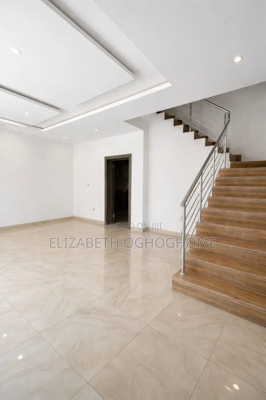 4bdrm Duplex in Ikate for rent in Ikate