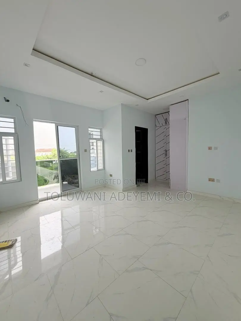 4bdrm Duplex in Abraham Adesanya, Off Lekki-Epe Expressway for sale in Off Lekki-Epe Expressway