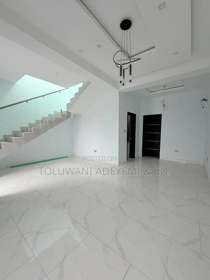 4bdrm Duplex in Abraham Adesanya, Off Lekki-Epe Expressway for sale in Off Lekki-Epe Expressway