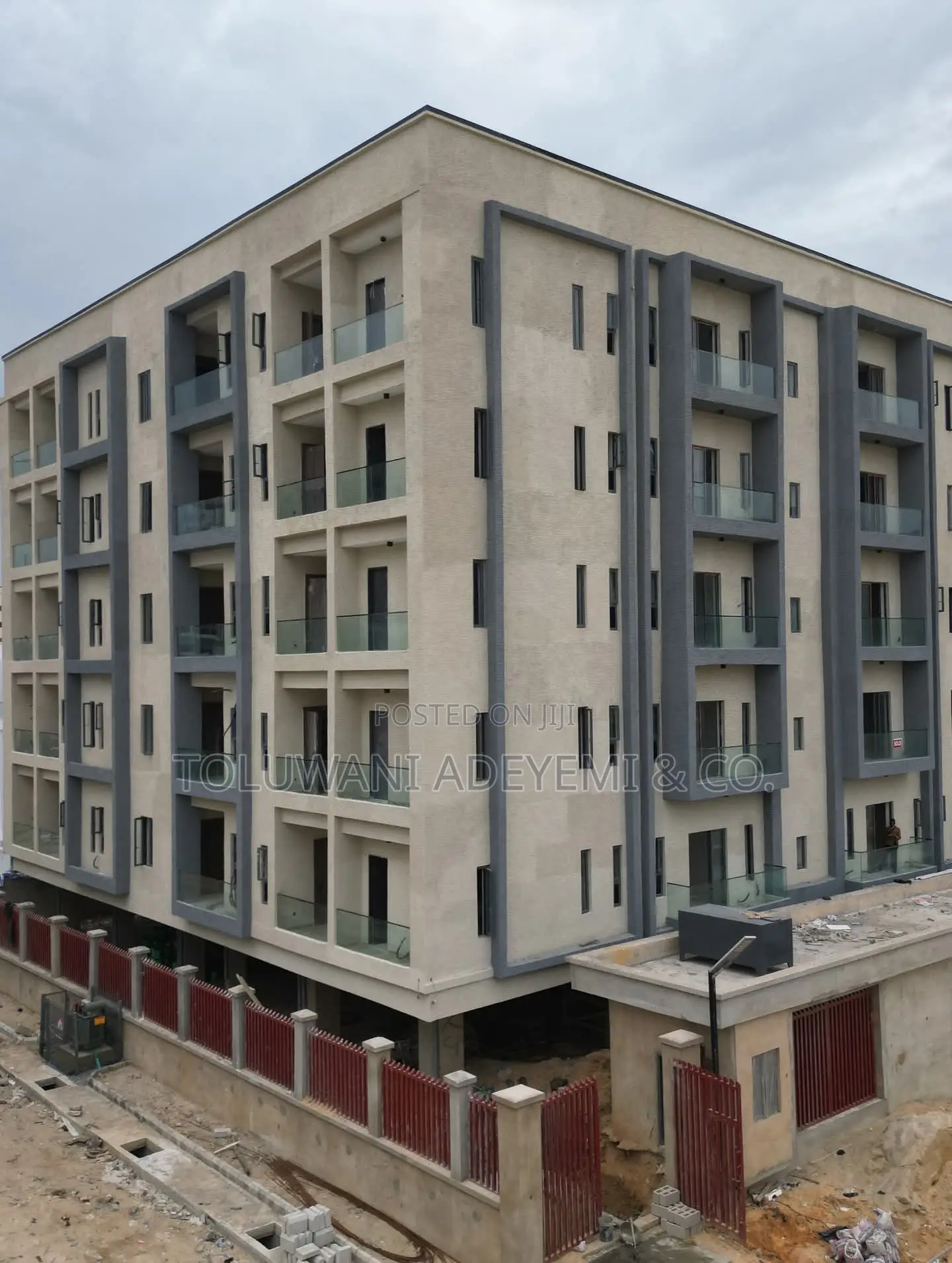 1bdrm Apartment in Lekki Phase 1 for sale in Lekki Phase 1