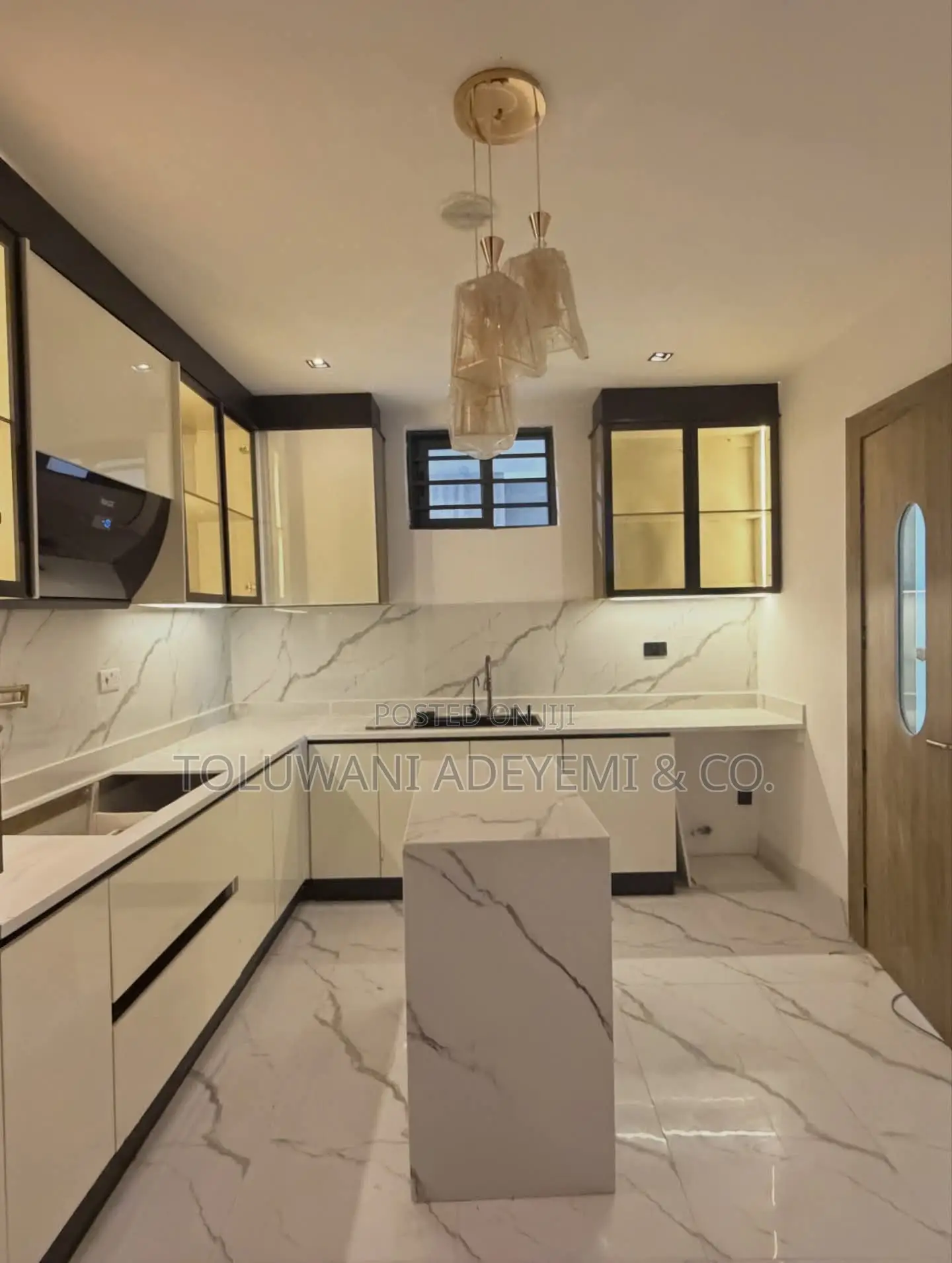 1bdrm Apartment in Lekki Phase 1 for sale in Lekki Phase 1