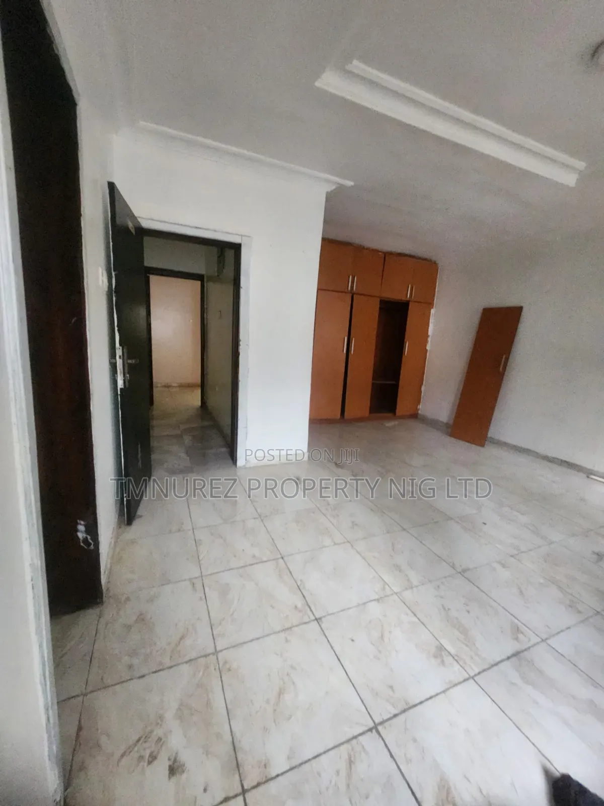 Studio Apartment in Chevron for rent in Chevron