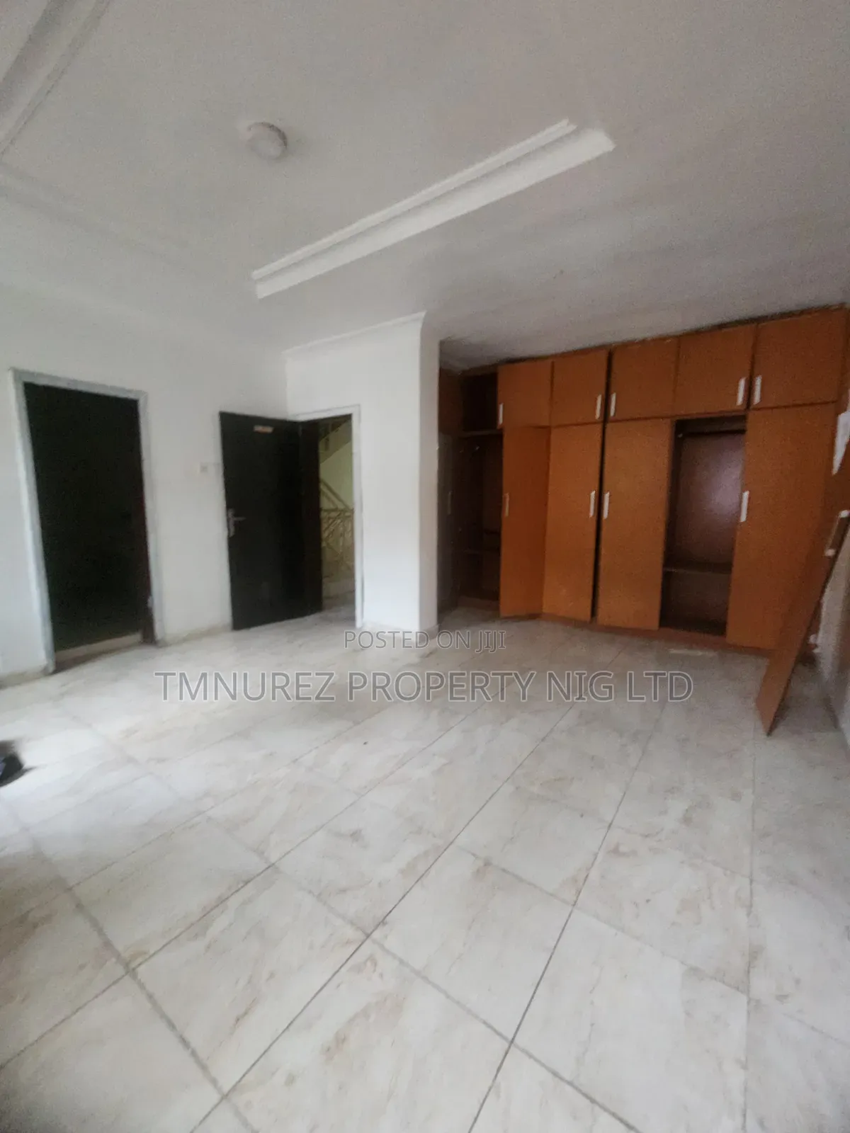 Studio Apartment in Chevron for rent in Chevron