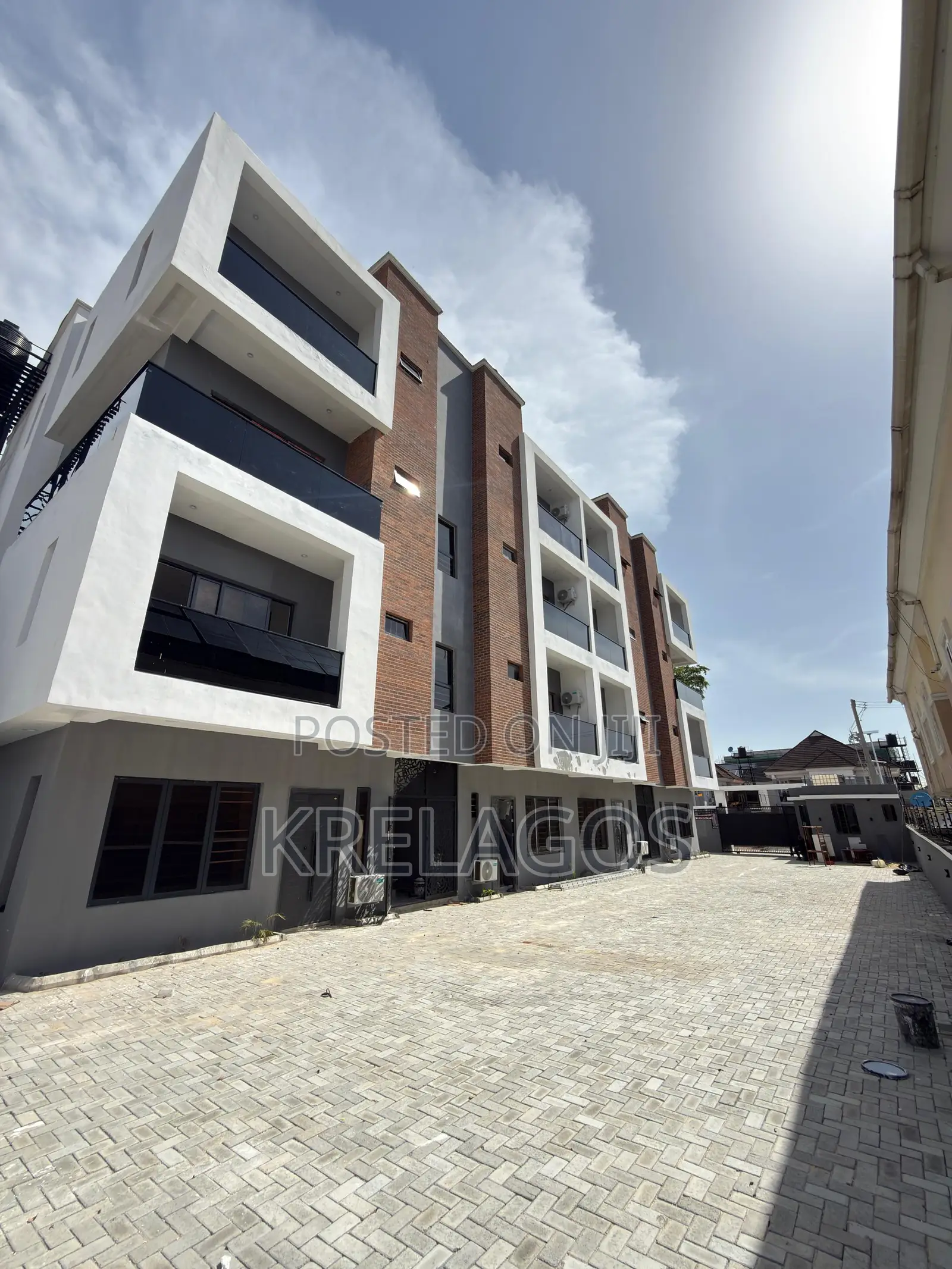 3bdrm Maisonette in Lekki Phase 1 for rent in Lekki Phase 1