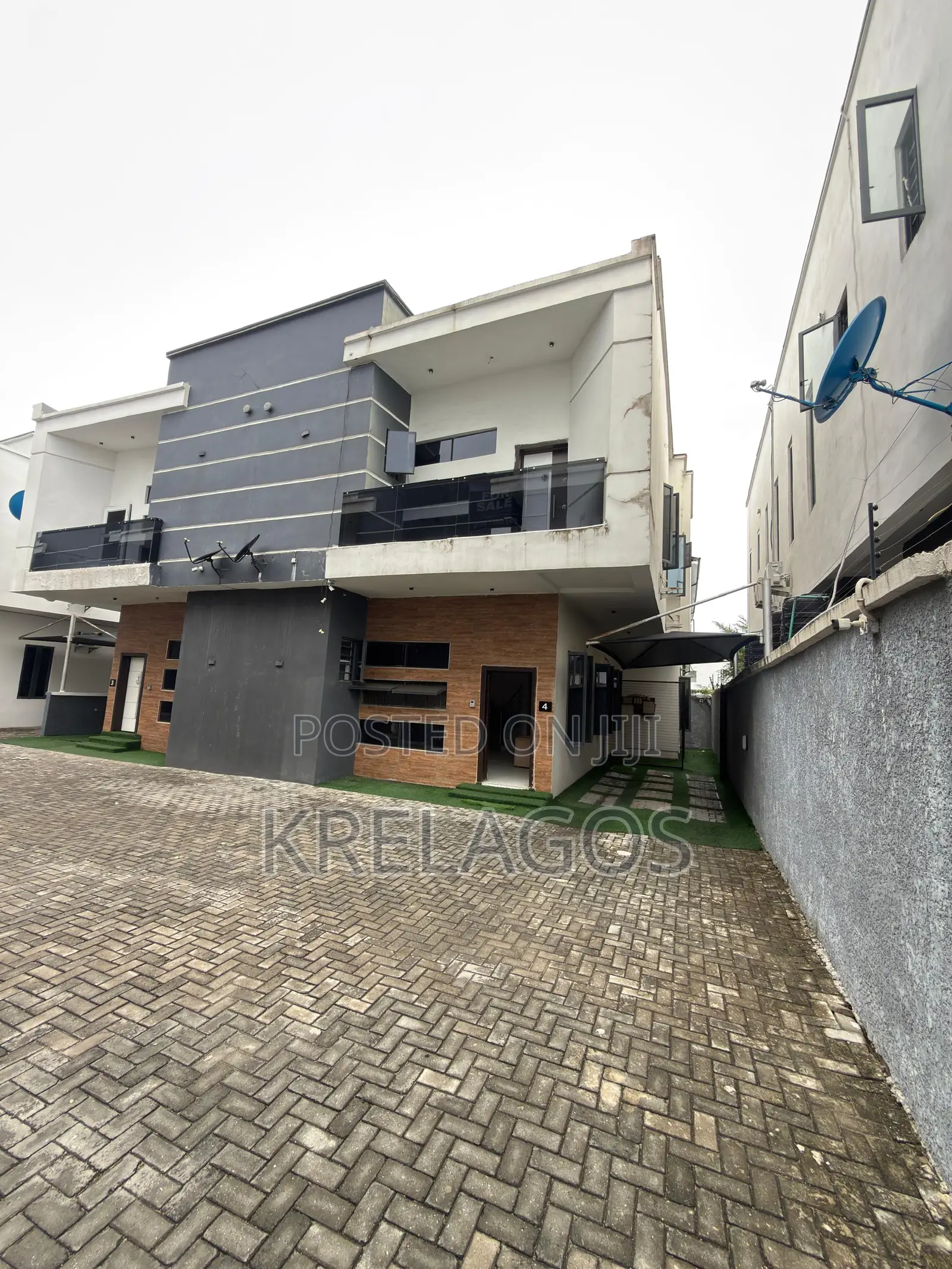 4bdrm Duplex in Orchid, Chevron for sale in Chevron