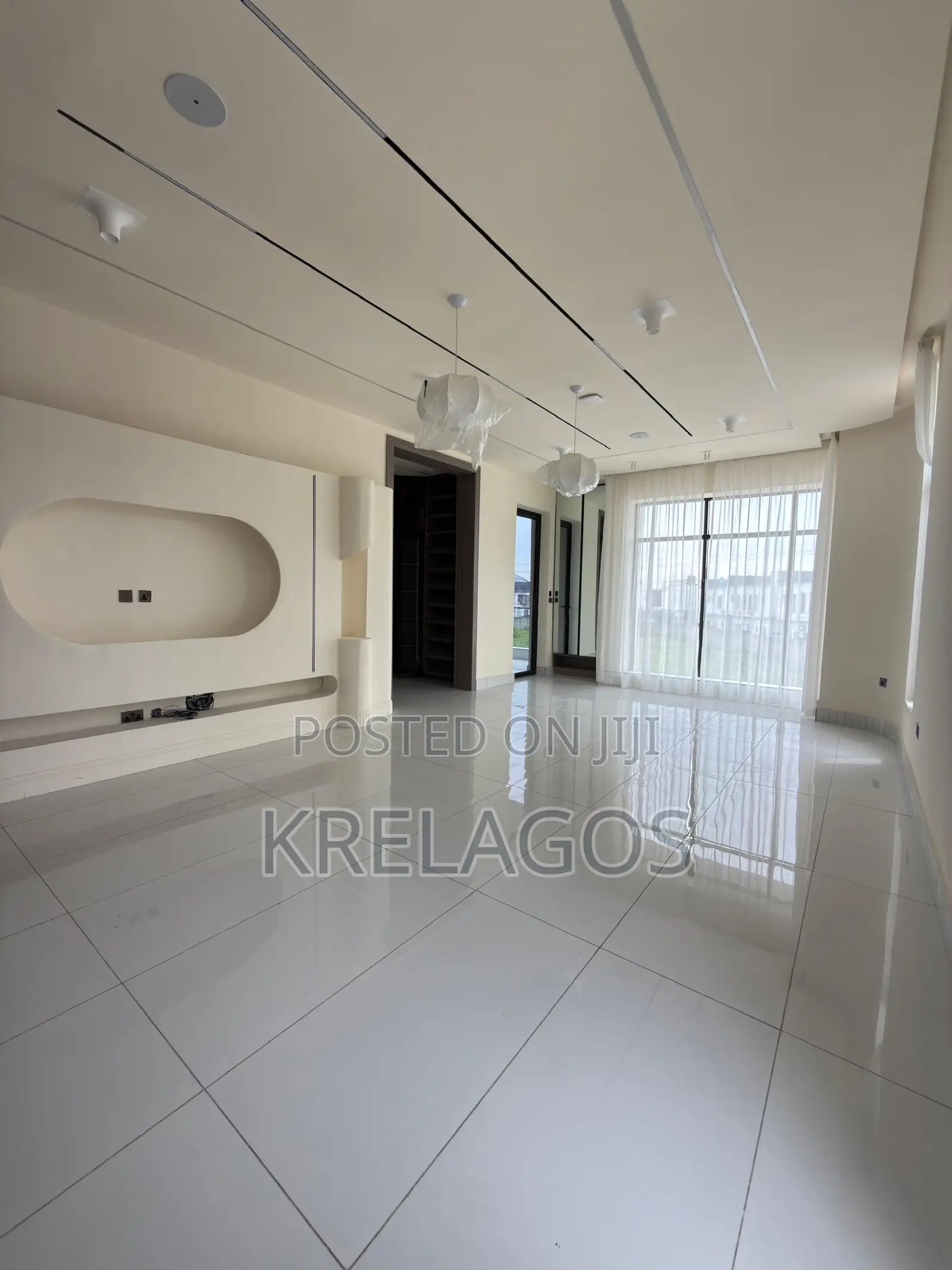 5bdrm Duplex in Orchid, Chevron for sale in Chevron
