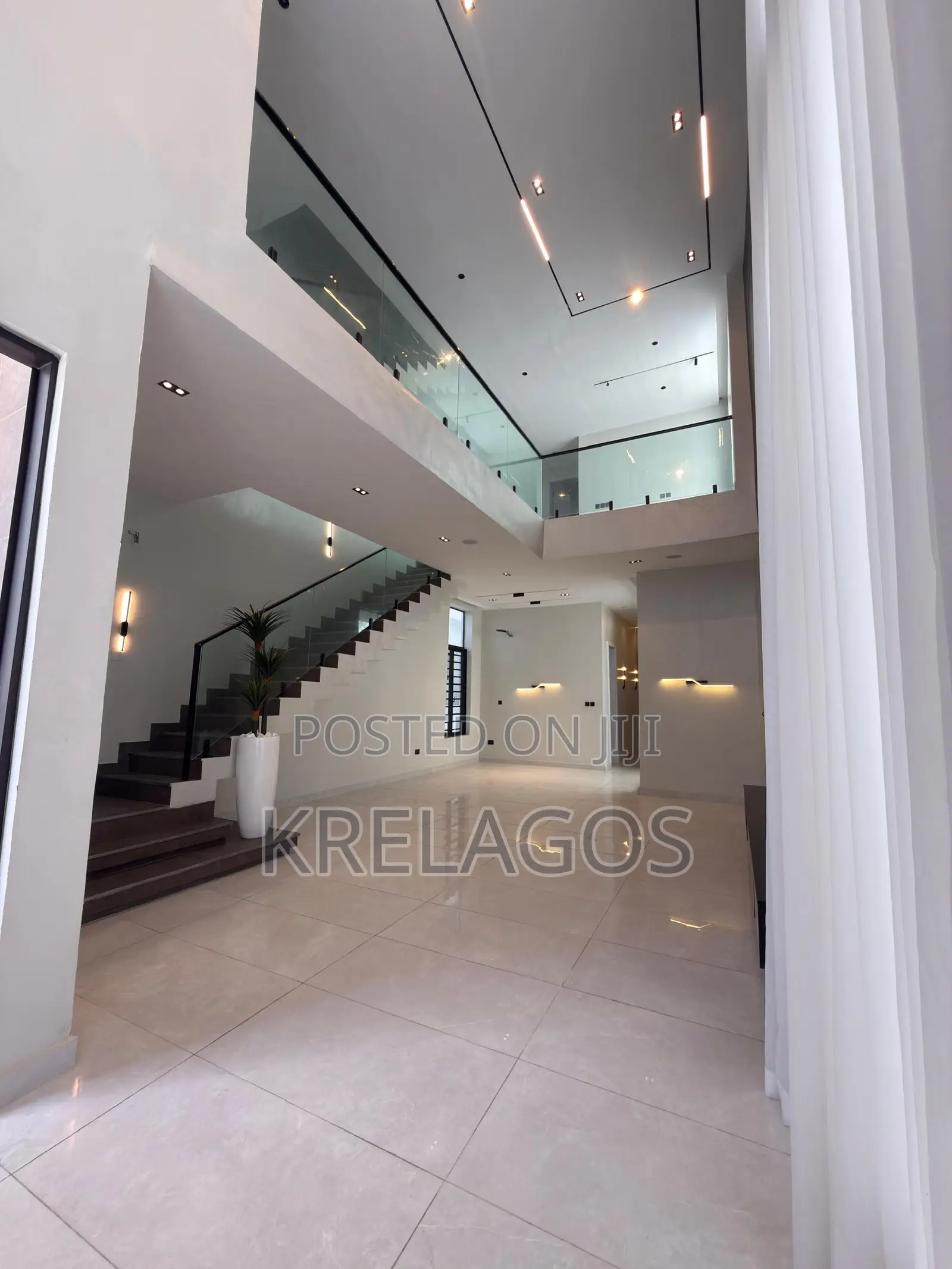 5bdrm Duplex in Orchid, Chevron for sale in Chevron