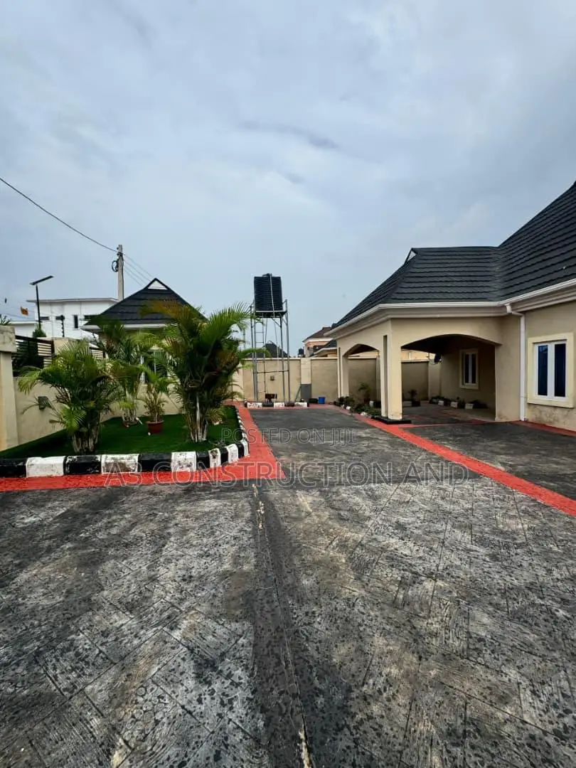 3bdrm Bungalow in Location- Kolapo, Akobo for rent in Akobo