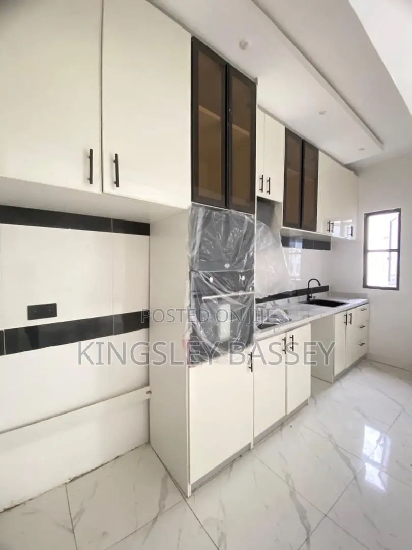 2bdrm Apartment in Lekki Ikate for sale in Ikate