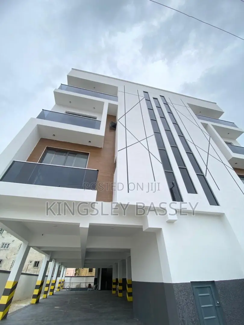 2bdrm Apartment in Newroad, Igbo-efon for sale in Igbo-efon