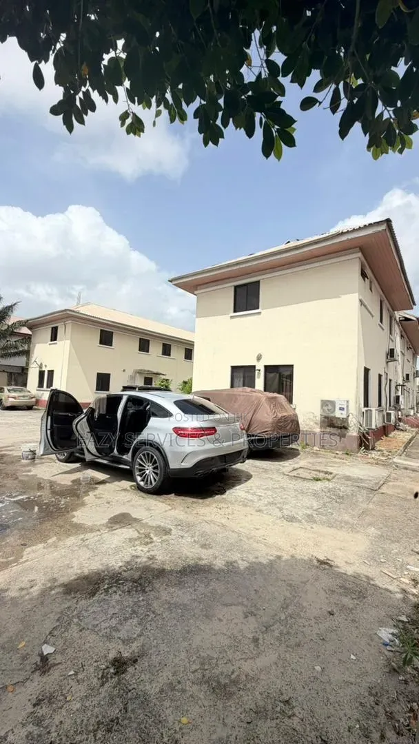 16bdrm Block of Flats in Lekki Phase One for sale in Lekki Phase 1