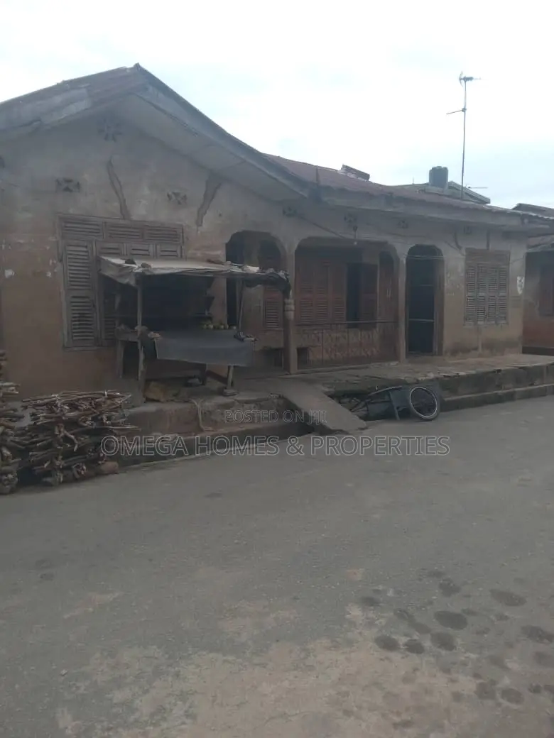 4bdrm Bungalow in Umuahia for sale in Umuahia