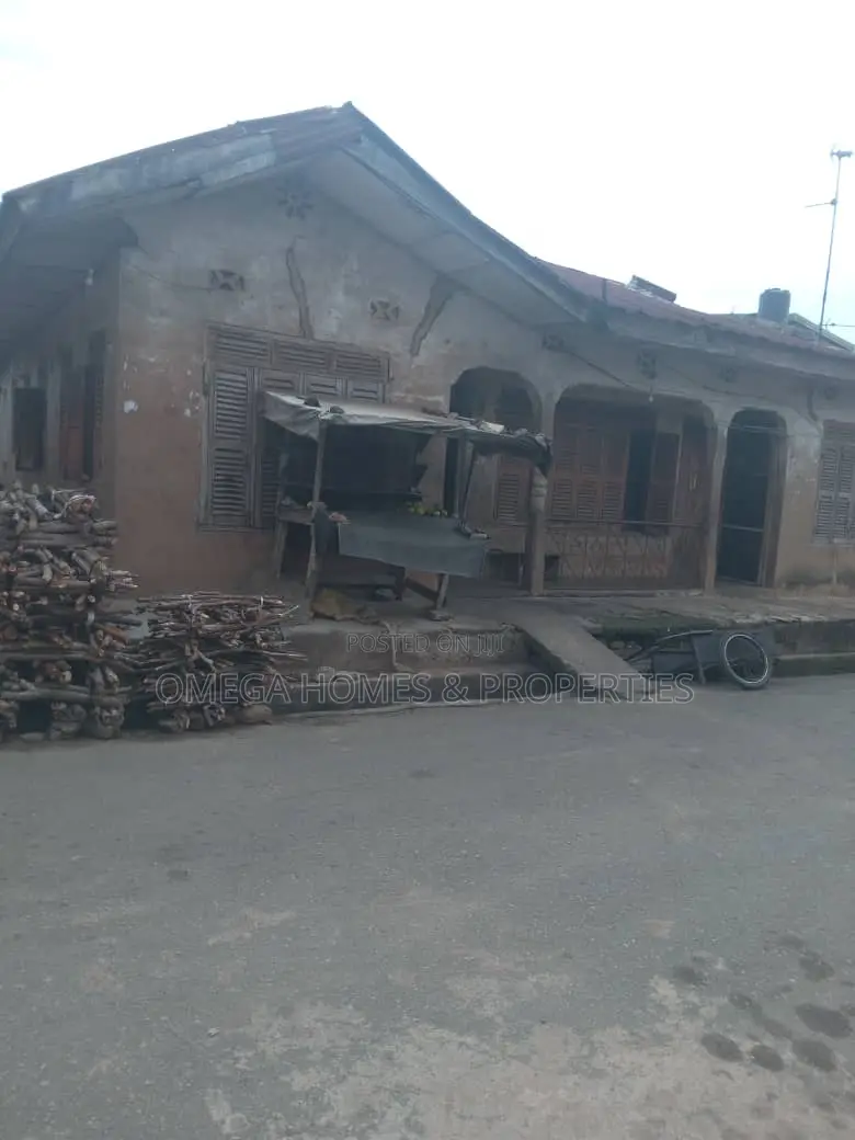 4bdrm Bungalow in Umuahia for sale in Umuahia