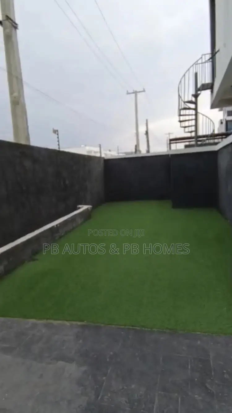 5bdrm Duplex in Ogombo for rent in Ogombo