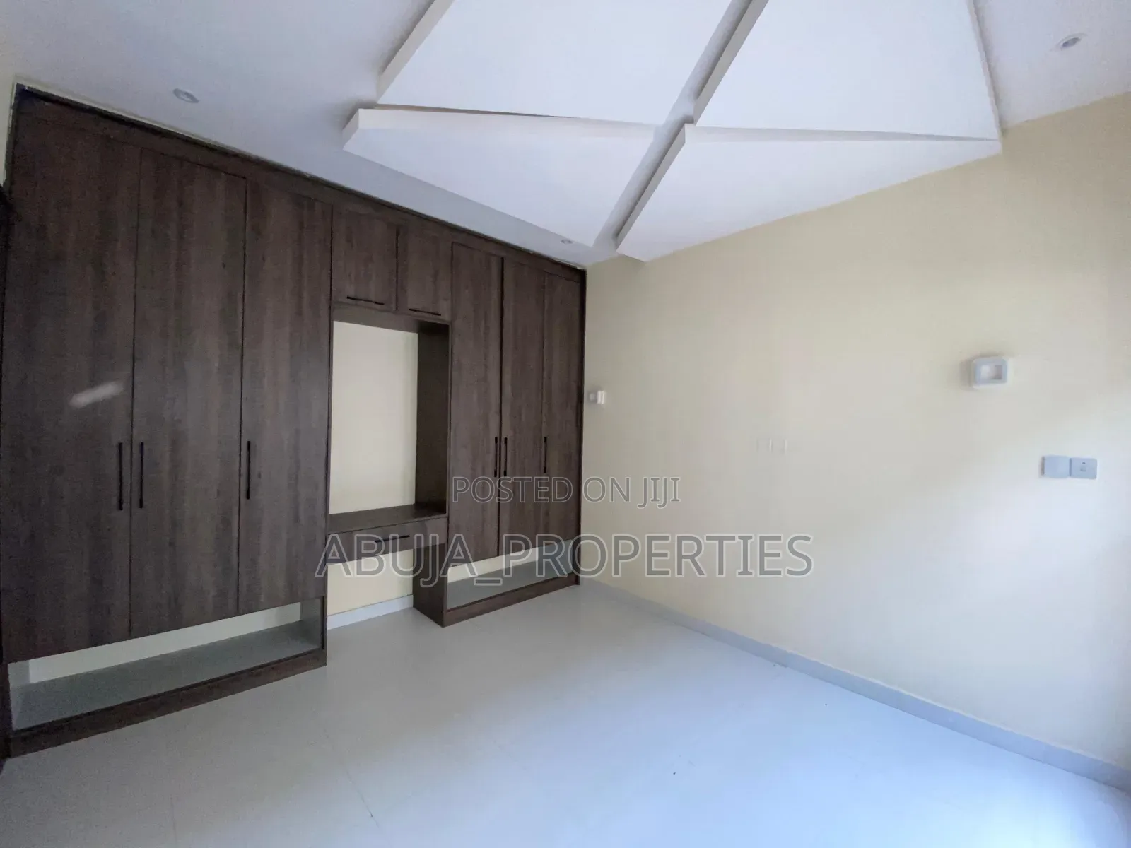 4bdrm Duplex in In A Serene And, Life Camp for rent in Life Camp