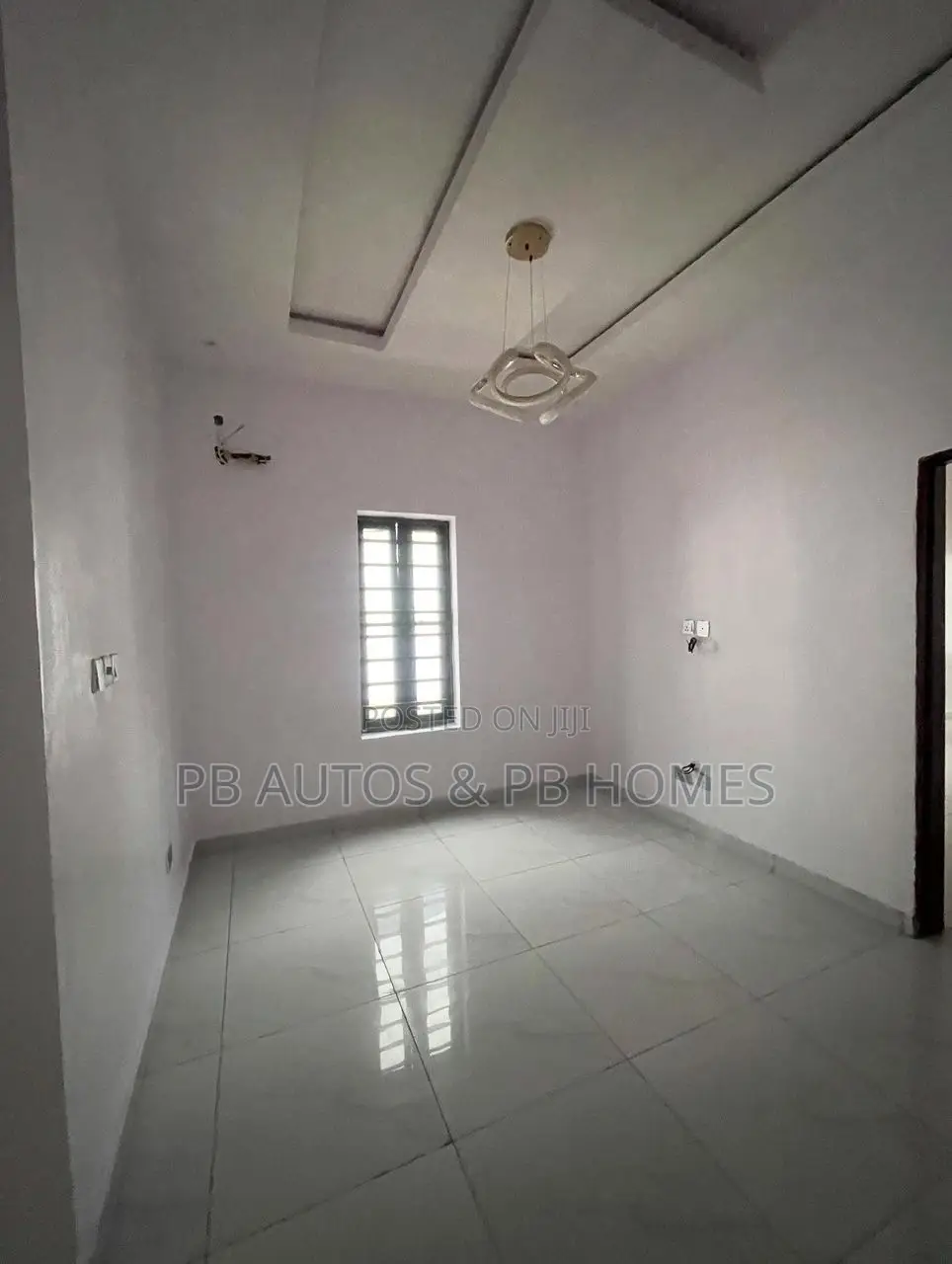 4bdrm Duplex in Chevron for rent in Chevron