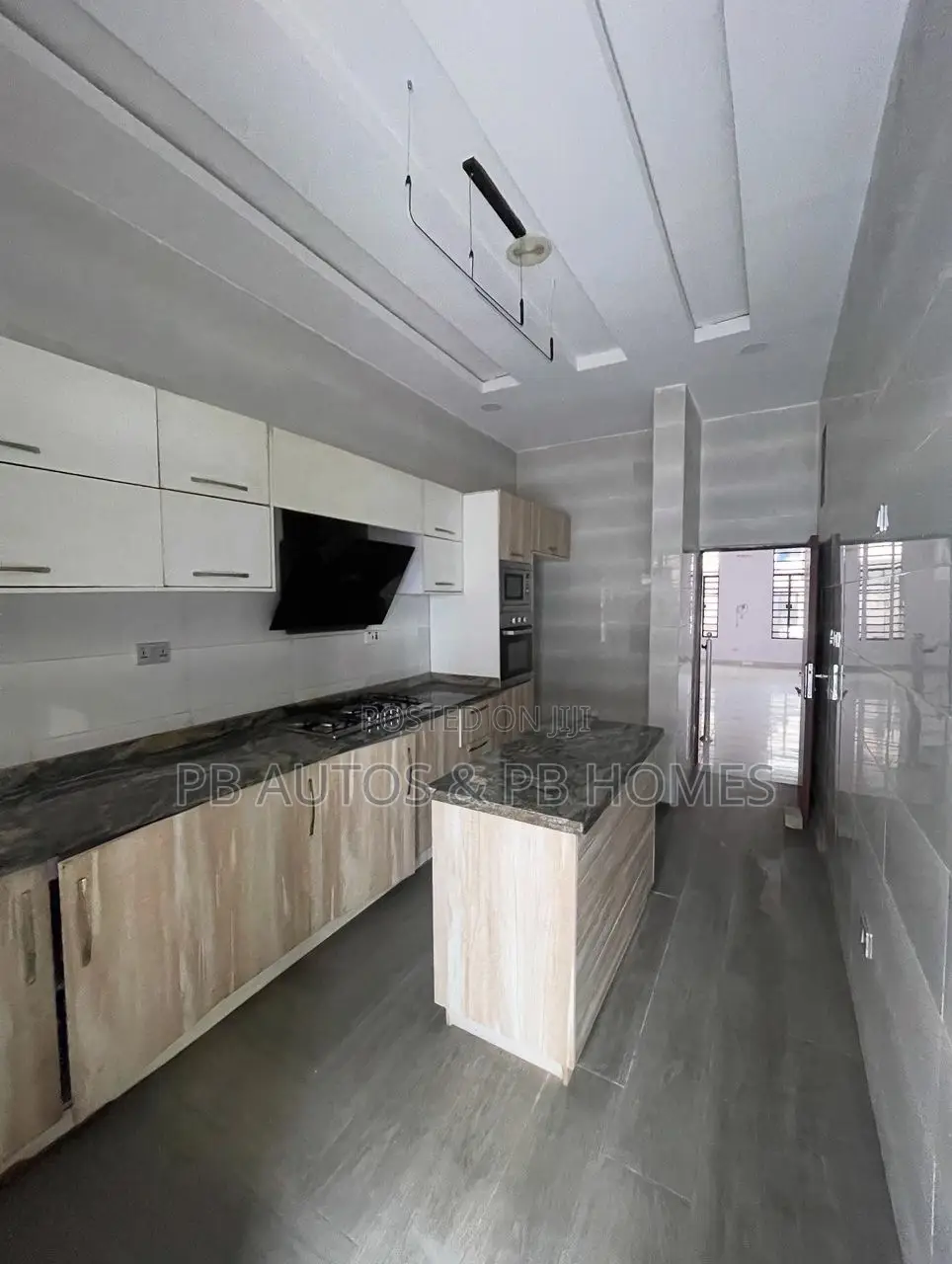 4bdrm Duplex in Chevron for rent in Chevron