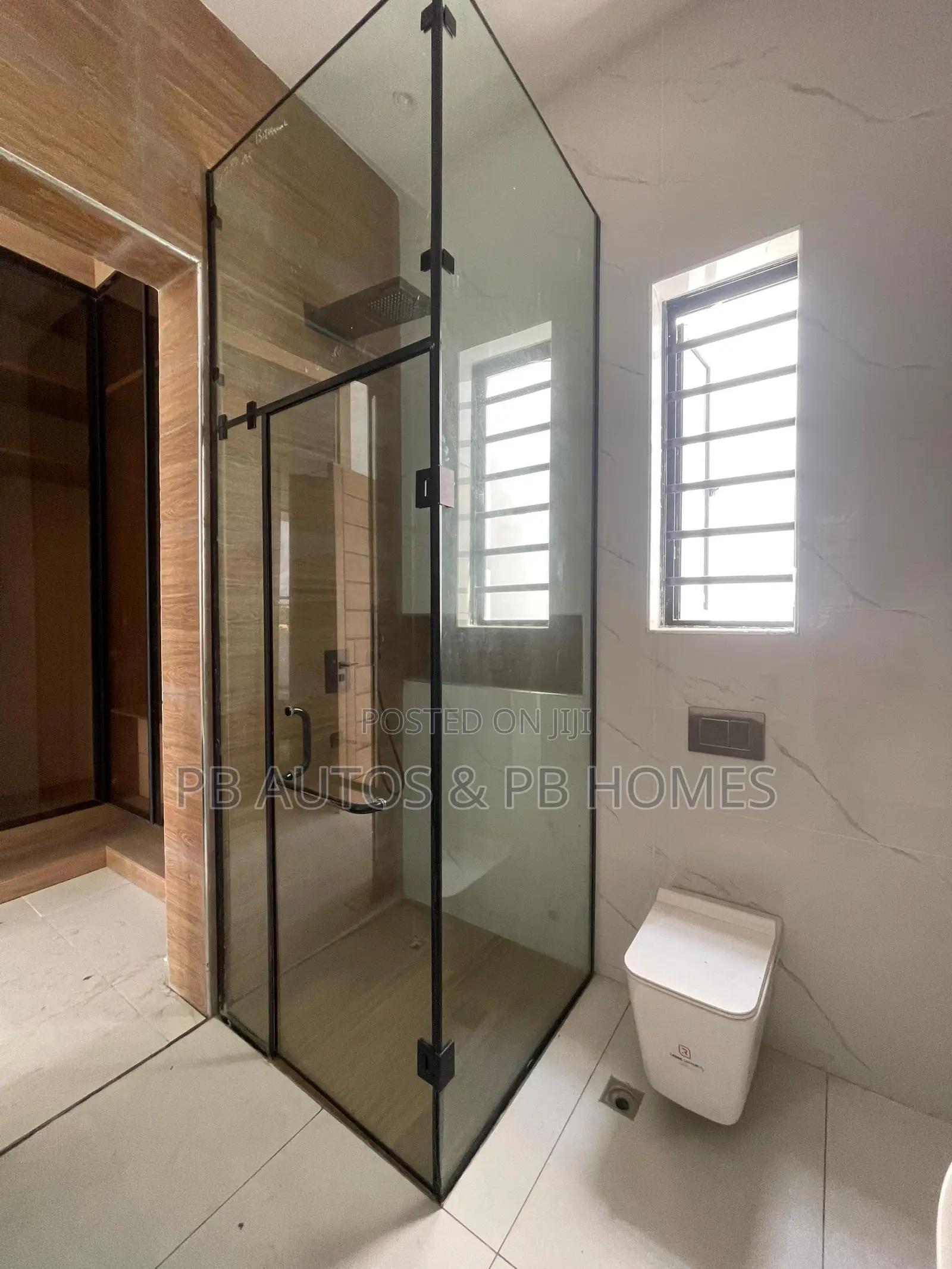 5bdrm Duplex in Lekki County Homes, Ikota for sale in Ikota