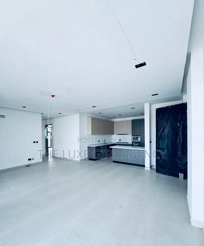 3bdrm Apartment in Phase 1Proper, Lekki for sale in Lekki