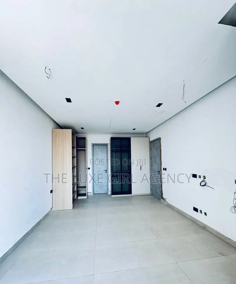 3bdrm Apartment in Phase 1Proper, Lekki for sale in Lekki
