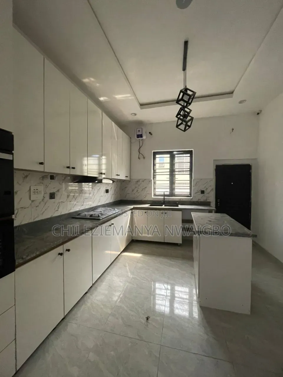 4bdrm Duplex in Thomas Estate for sale in Thomas Estate