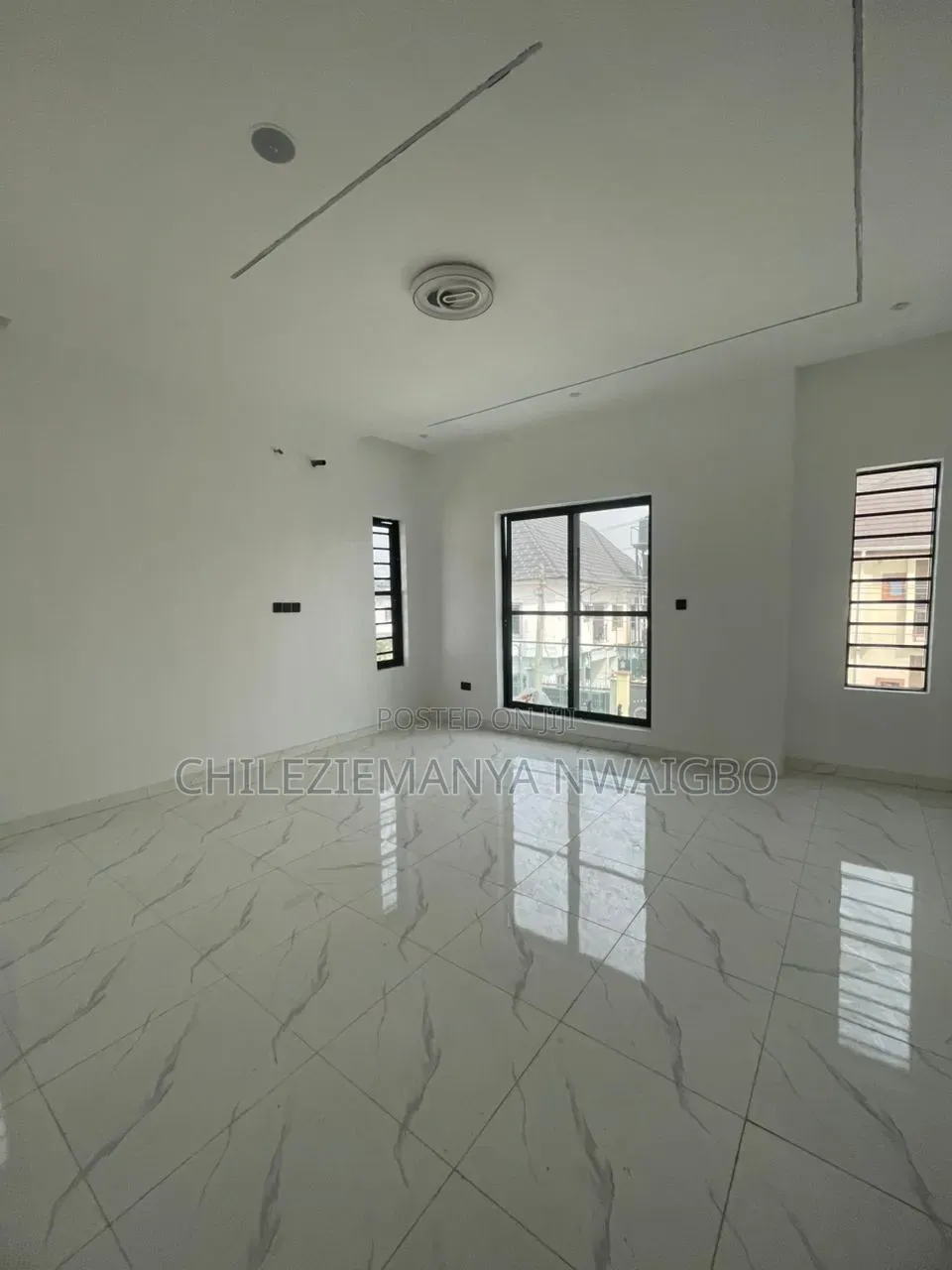 4bdrm Duplex in Thomas Estate for sale in Thomas Estate