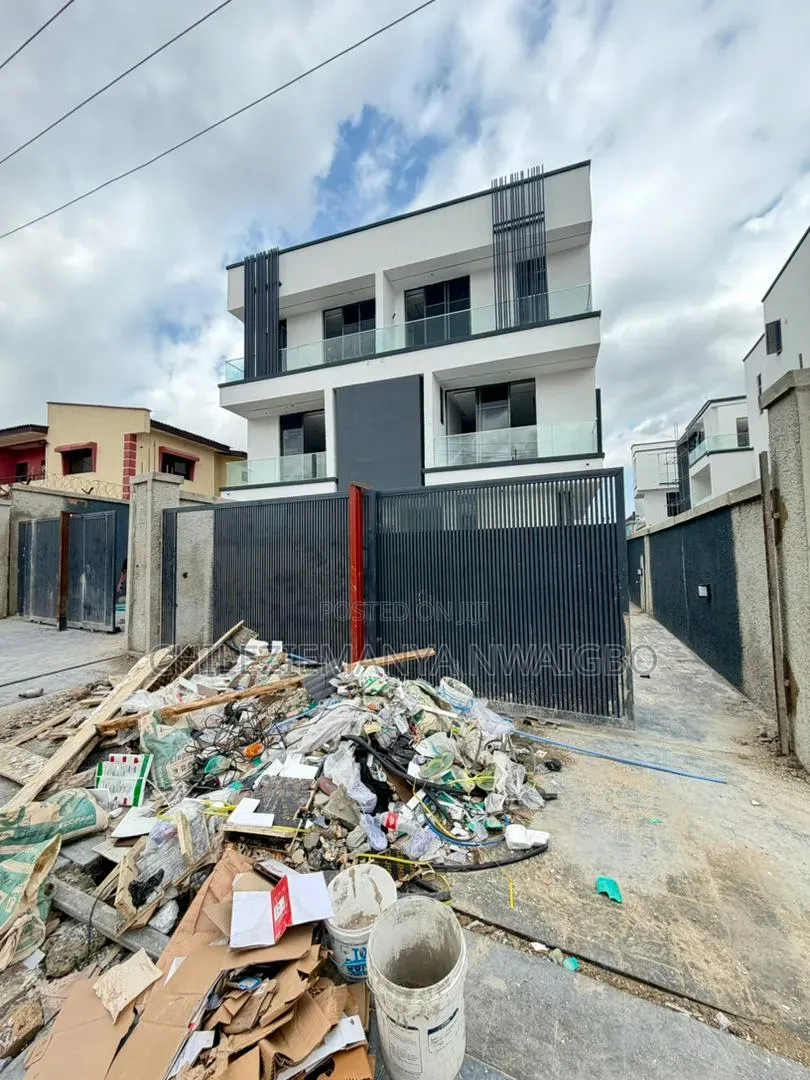 4bdrm Duplex in Omole Phase 2 for sale in Omole Phase 2