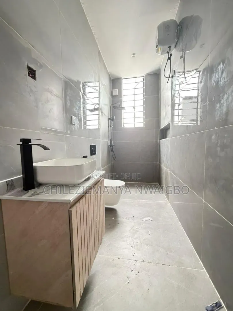 4bdrm Duplex in Omole Phase 2 for sale in Omole Phase 2
