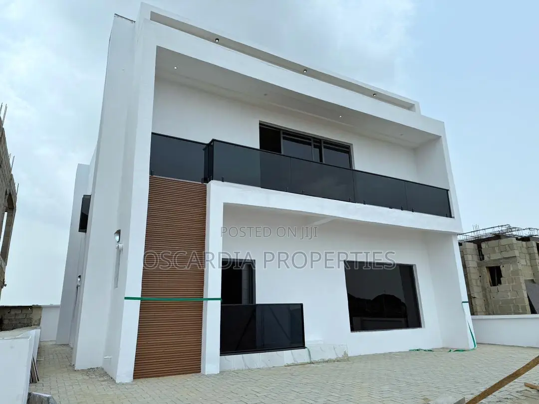 4bdrm Duplex in Ogombo for sale in Ogombo