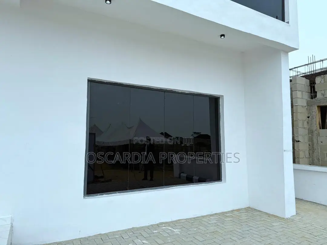 4bdrm Duplex in Ogombo for sale in Ogombo