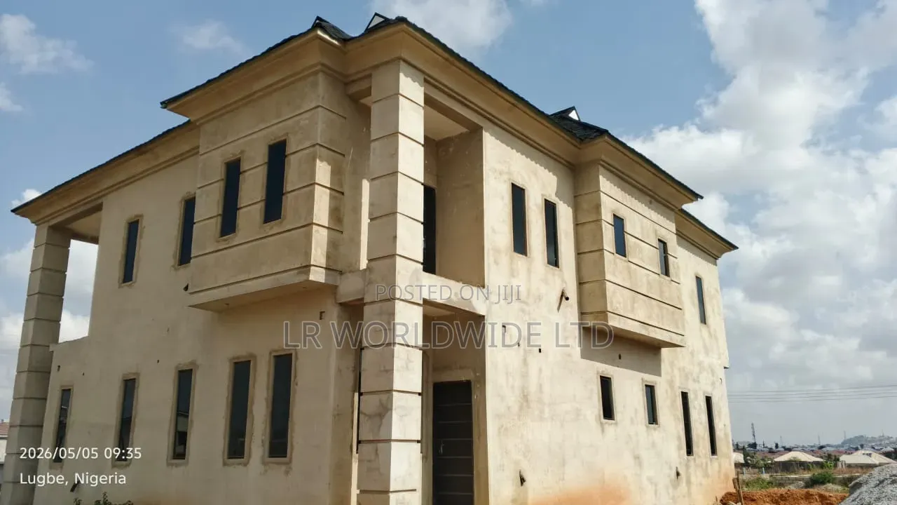 5bdrm Duplex in Sabon Lugbe for sale in Sabon Lugbe