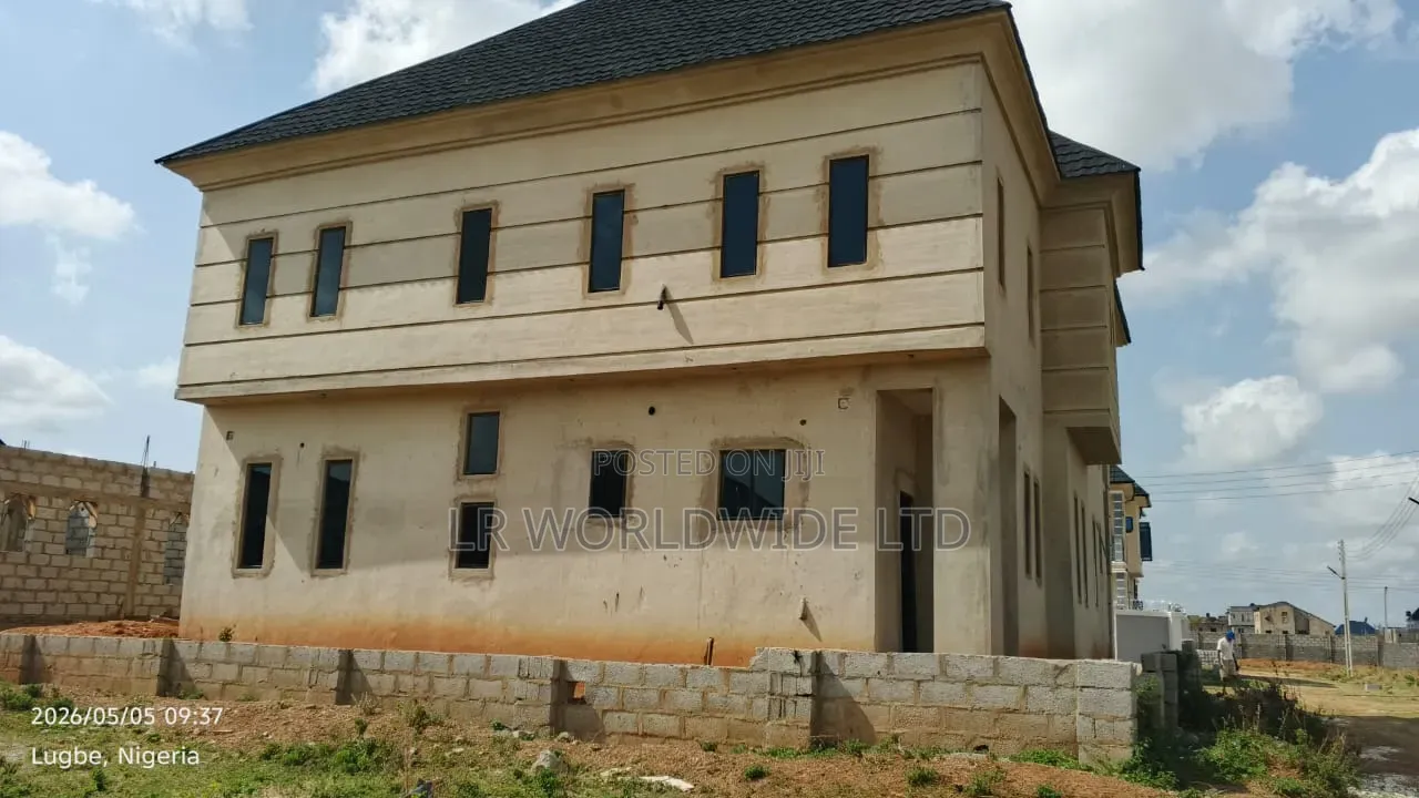 5bdrm Duplex in Sabon Lugbe for sale in Sabon Lugbe