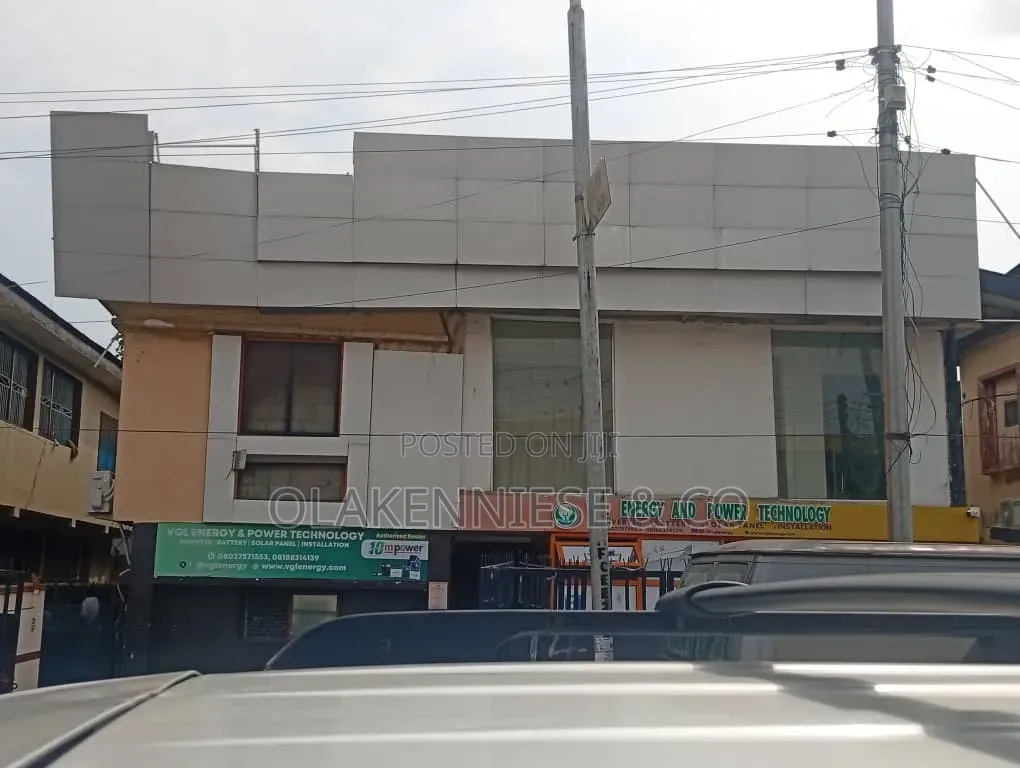 3bdrm Block of Flats in Adelabu for sale in Adelabu
