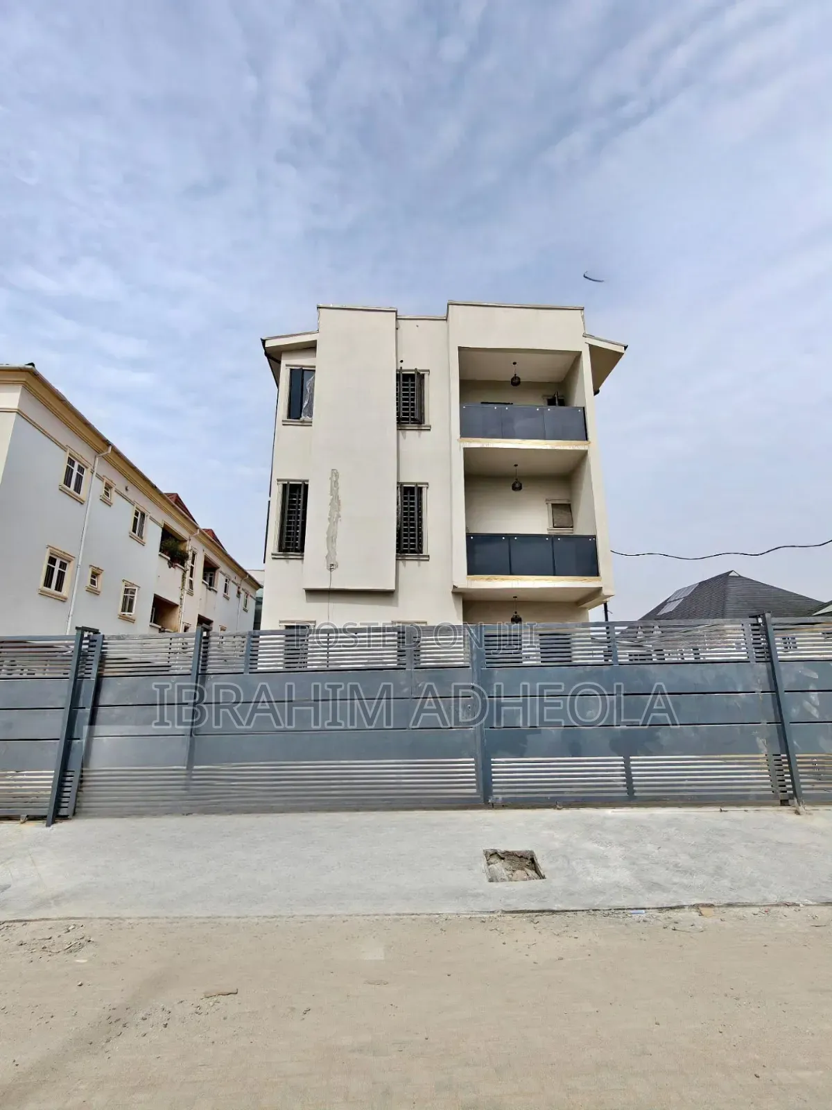 5bdrm Duplex in Millennium Estate, Millenuim/UPS for sale in Millenuim/UPS